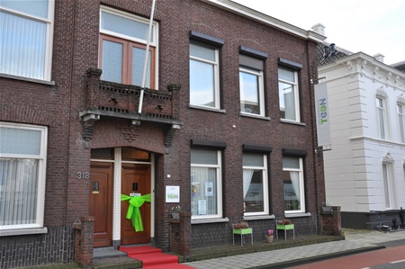Het Inloophuis Toon is gevestigd in het pand Grotestraat 316 in Waalwijk.
